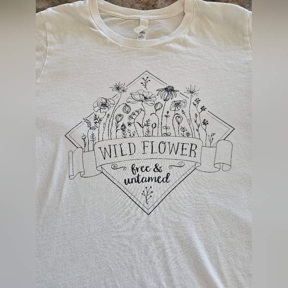 White Crew Neck Tee Wildflowers Sz. Medium 100% Cotton - Picture 6 of 7